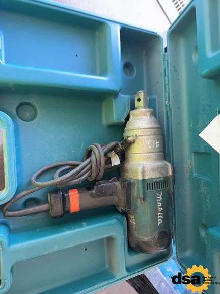 Makita TW1000 Electric Impact, 1” Drive