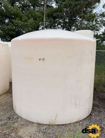 2,500 Gallon Poly Tank