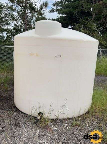 2,500 Gallon Poly Tank