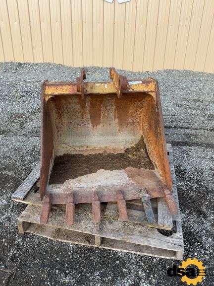 Excavator Bucket 34”