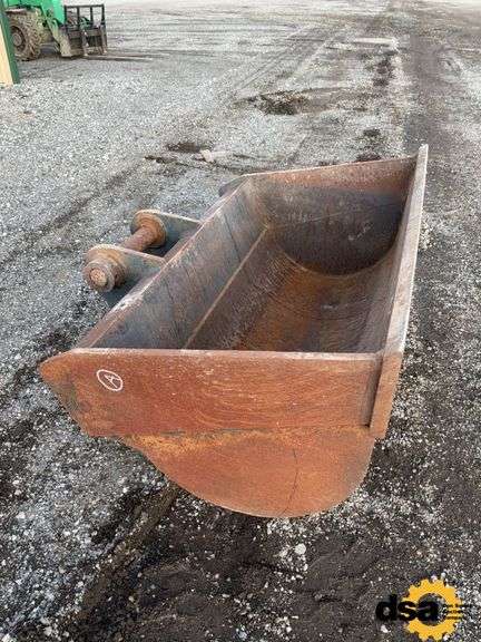 Excavator Smooth Bucket 64”