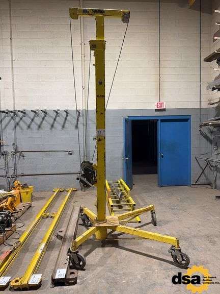 Sumner R180 Material Lifter