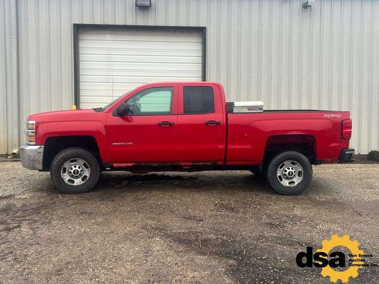 2015  Chevrolet  Silverado 2500 HD  Pickup Truck