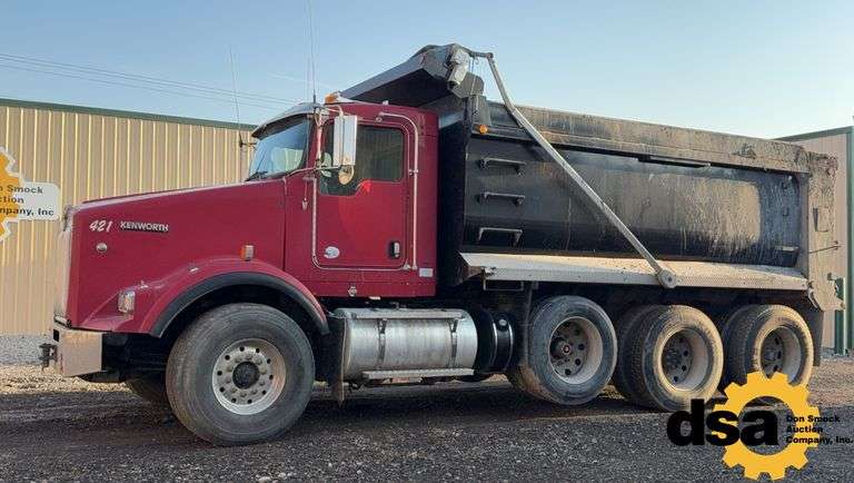 2014  Kenworth  T800  Tri-Axle Dump Truck