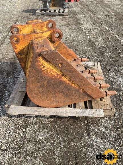 34" Excavator Bucket