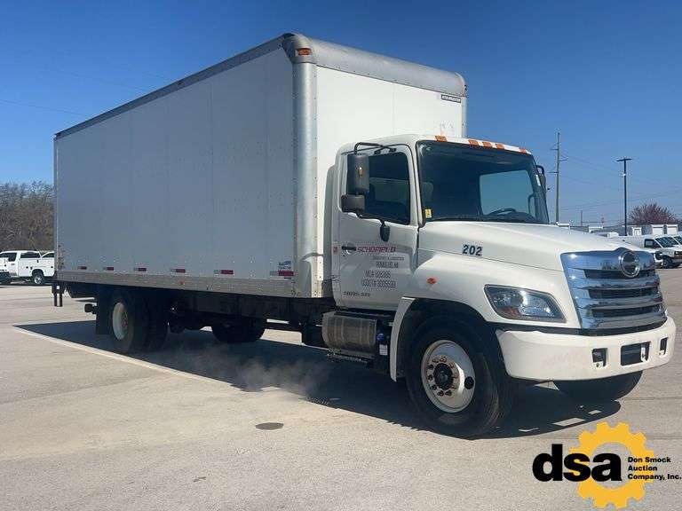 2015  Hino  Conventional Type Truck  Box Truck