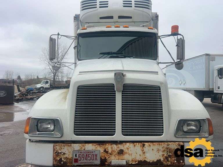 1999  Kenworth  T300  Box Truck