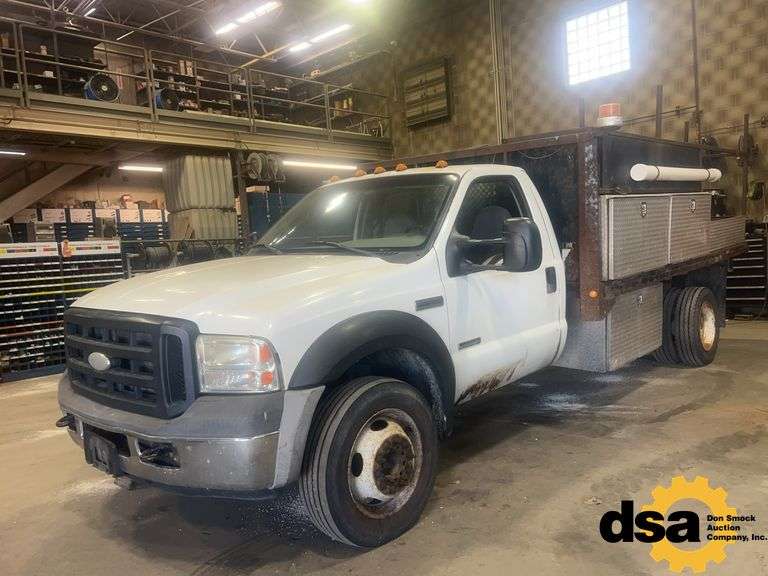2006  Ford  F550  Flatbed Truck