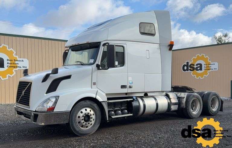 2013  Volvo  VNL Sleeper Truck Tractor