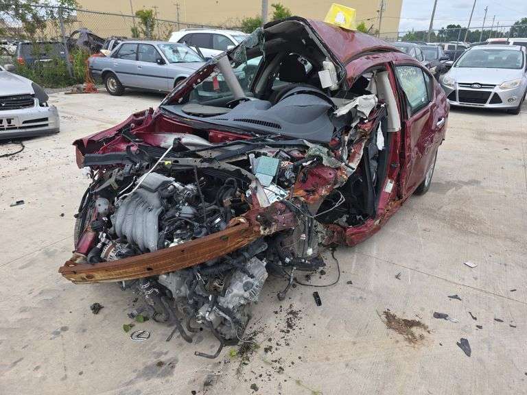 2019  NISSAN  VERSA