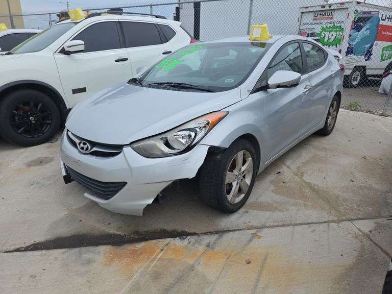 2013  HYUNDAI  ELANTRA