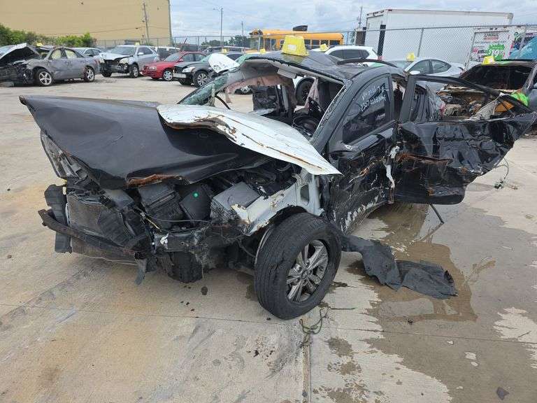 2017  HYUNDAI  ELANTRA