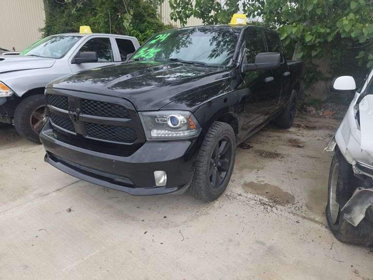 2015  RAM  1500 ST