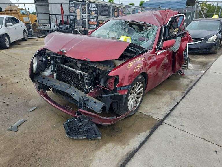 2012 CHRYSLER 300 LX