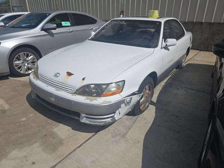 1996 LEXUS ES 300