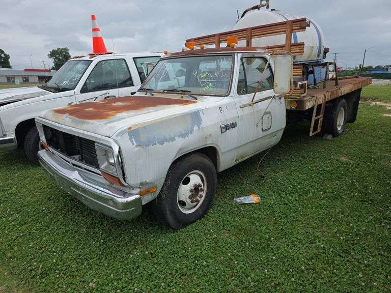 1988 DODGE D-Series