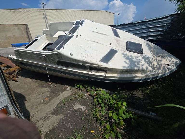 XXXX BAYLINER 2255 SUNBRIDGE