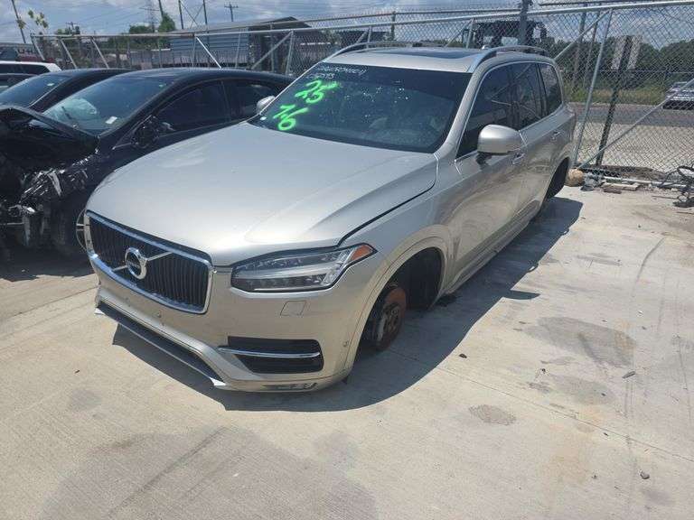 2016 VOLVO XC90 SV42 MOMENTUM AWD