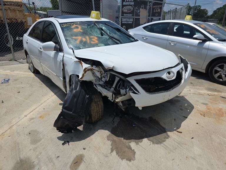 2011 TOYOTA CAMRY