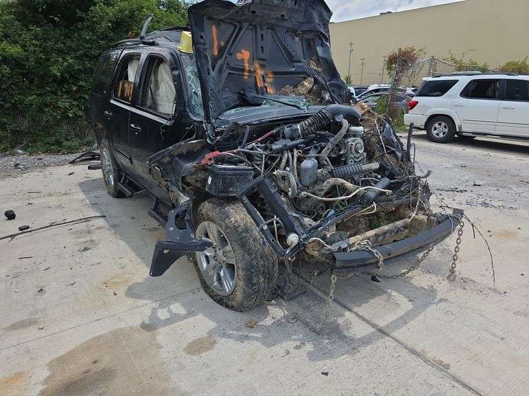 2011 CHEVROLET TAHOE 4WD