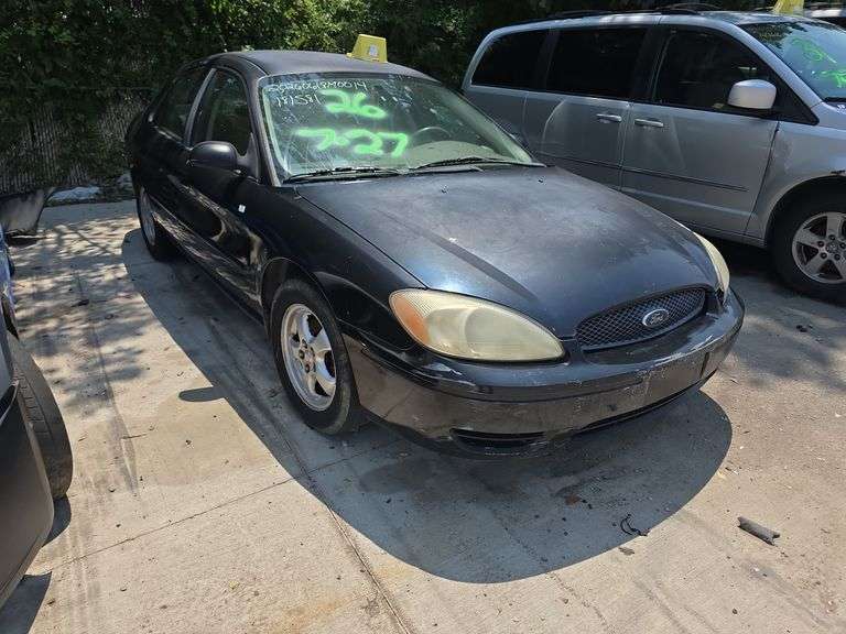 2004  FORD  TAURUS SE