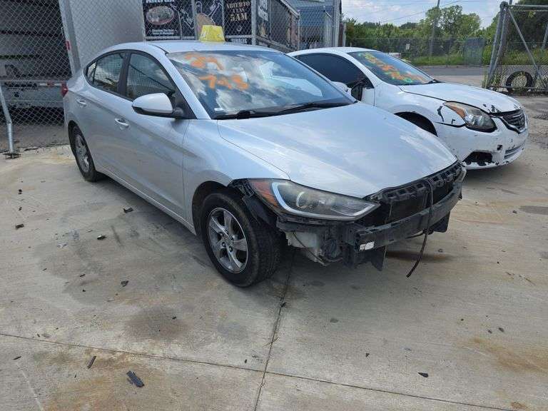 2018 HYUNDAI ELANTRA SE