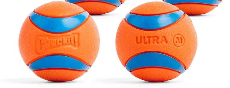 Chuckit! Ultra Ball Dog Toy - Medium Bouncy Fetch Balls For Dogs 20-60 lbs - Made from Durable Rubbe