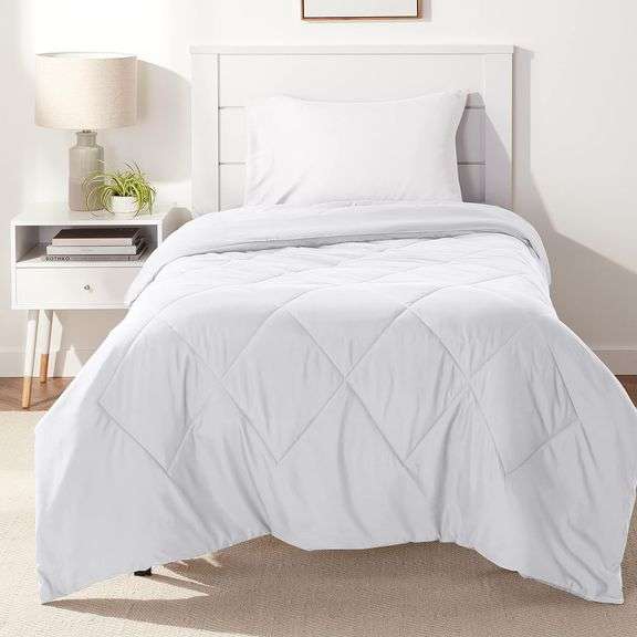 Amazon Basics Comforter Blanket Twin/Twin XL, Reversible Lightweight Microfiber All Season Blanket, 