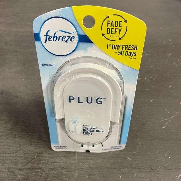 Febreze Odor-Fighting Fade Defy Plug Air Freshener - Warmer Device