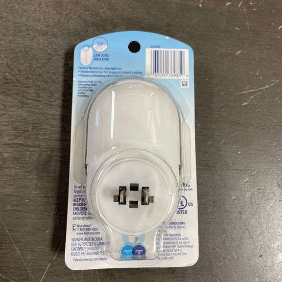 Febreze Odor-Fighting Fade Defy Plug Air Freshener - Warmer Device