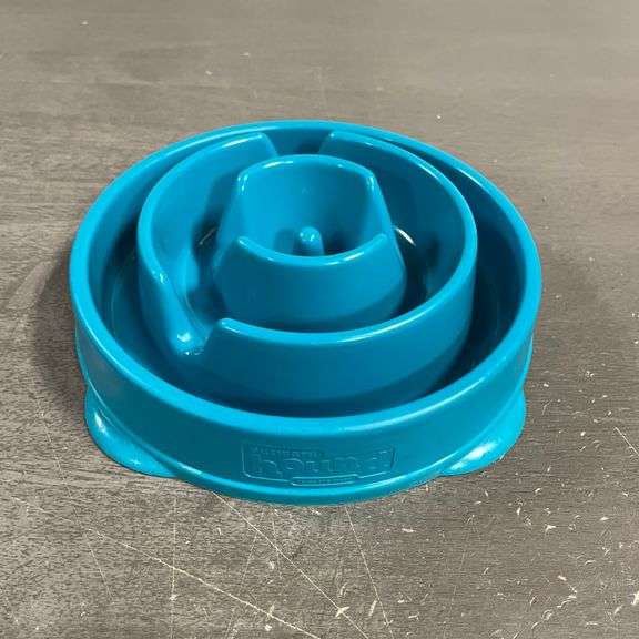 Outward Hound Fun Feeder Slo Bowl, Slow Feeder Dog Bowl, Medium/Mini, Turquoise