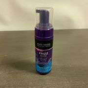 John Frieda Frizz Ease Dream Curls Air Dry Waves Styling Foam, Curl Defining Frizz Control for Curly