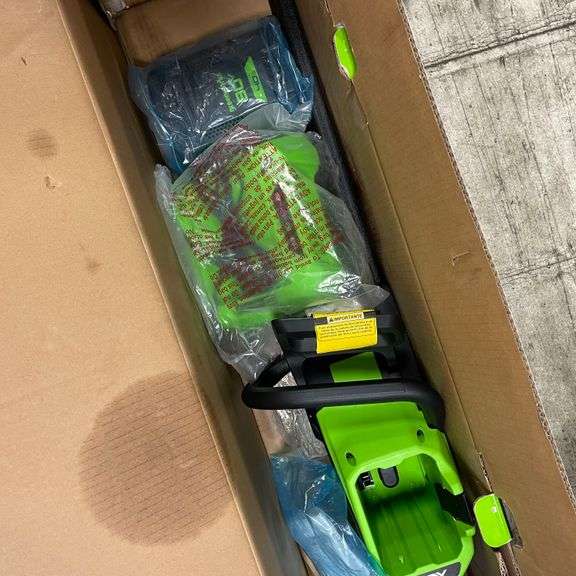 Greenworks Pro 80-volt max 18-in Battery 4 Ah Chainsaw