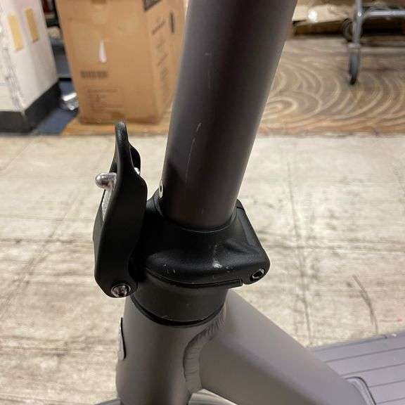 GoTrax - G6 Commute Electric Scooter w/32mi Max Operating Range & 20 Max Speed - Gray