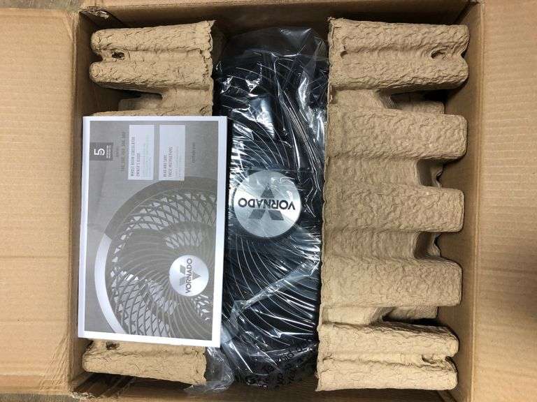 Vornado 660 Large Whole Room Air Circulator Fan for Home, 4 Speeds and 90-Degree Adjustable Tilt