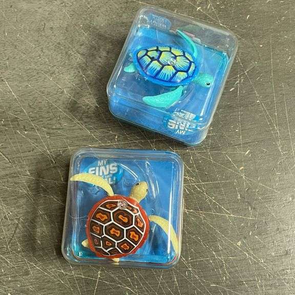 ROBO ALIVE Robo Turtle Robotic Swimming Turtle (Orange + Blue) by ZURU Water Activated