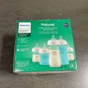 Philips Avent Natural Newborn Glass Gift Set, Baby Bottles with Natural Response Nipples