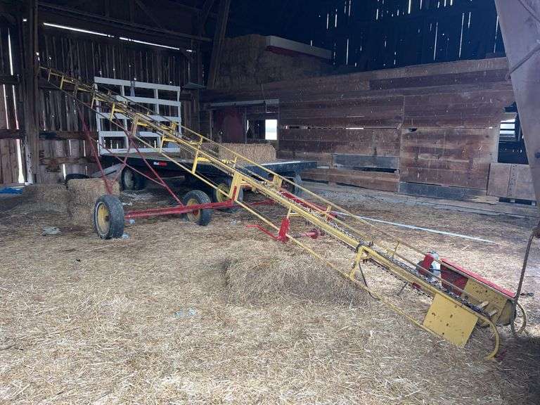 New Holland 32’ Hay Elevator