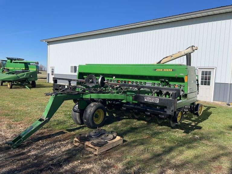 John Deere 750 Grain Drill