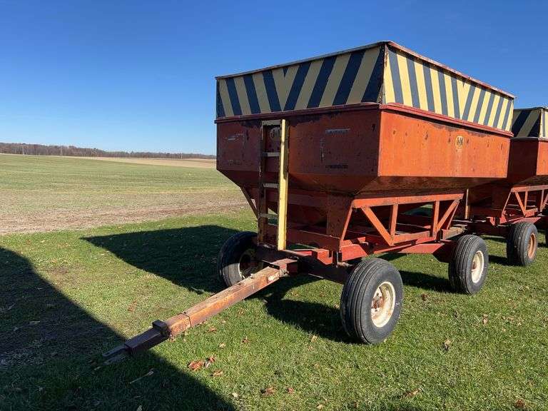 J&M 250 Gravity Wagon