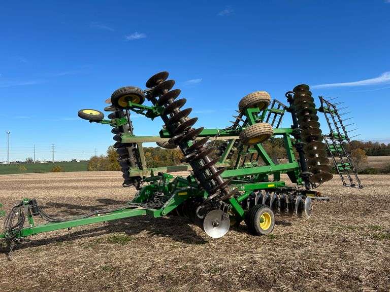 John Deere 637 Disc - 32FT