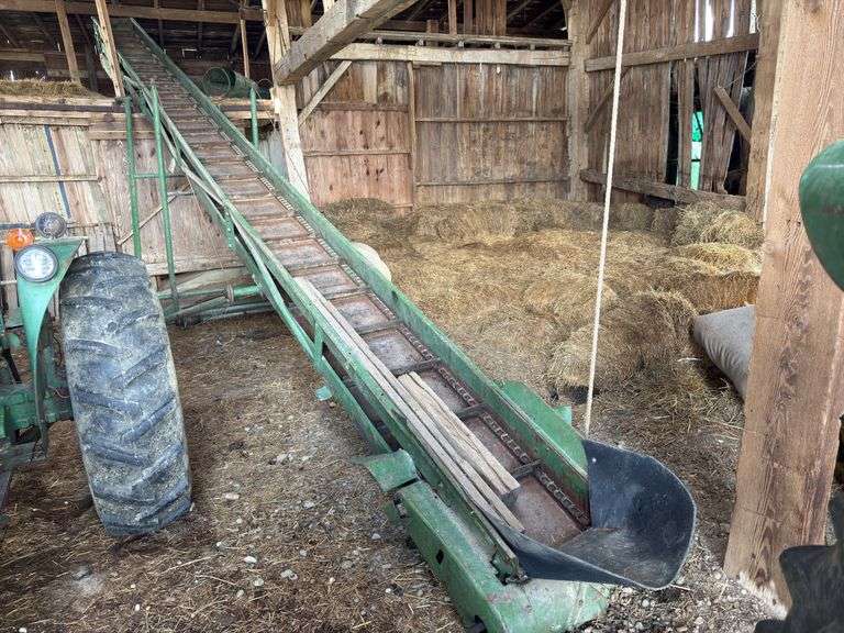 John Deere 3 Elevator