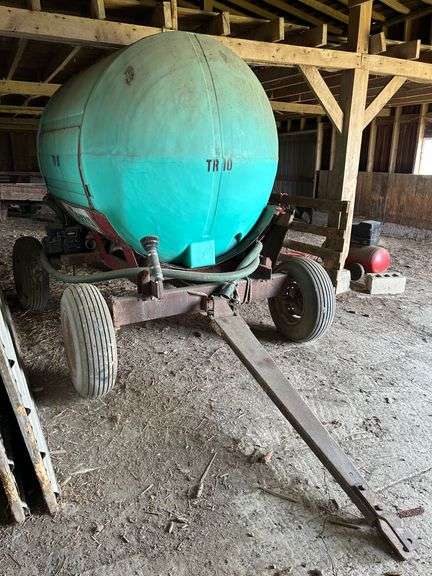 950 Gallon Fertilizer Tank