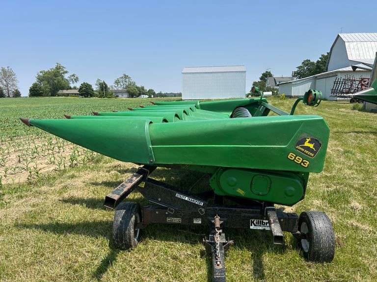 John Deere 693 Corn Head