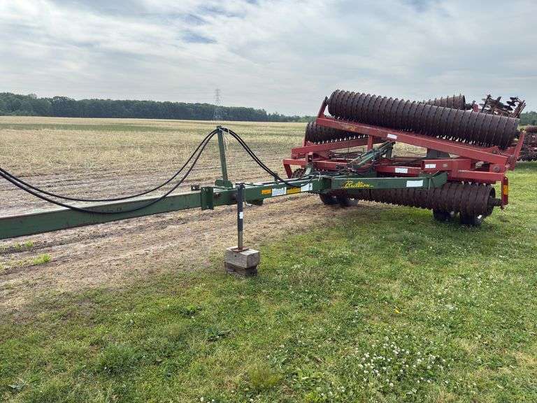 Brillion XL-144 32' Packer
