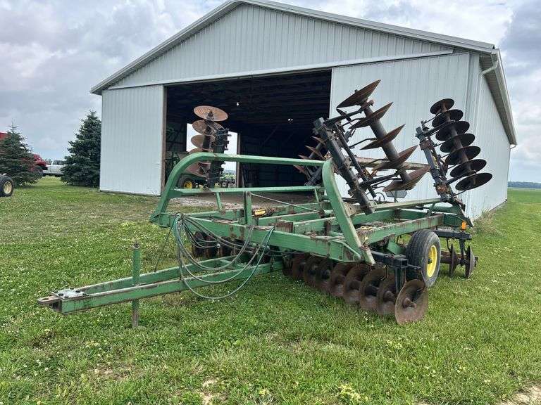 John Deere 230 22' Transport Disk