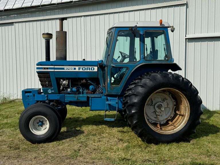 Ford 9700 2WD Tractor