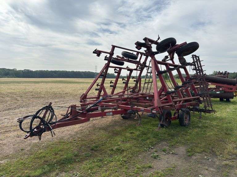 Case IH 4800 28' Field Cultivator