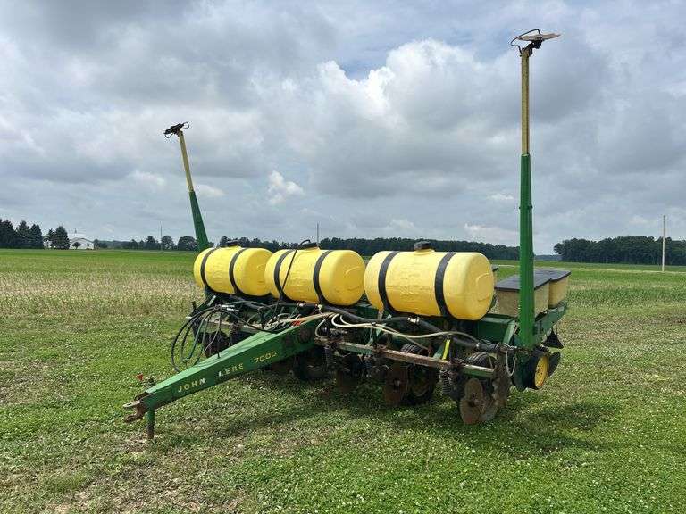 John Deere 7000 Corn Planter