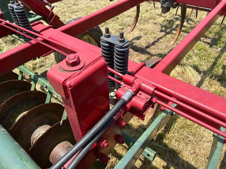 Brillion 9 Shank Chisel Plow